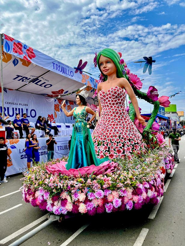 Caja Trujillo — carro alegórico de Ornamenta