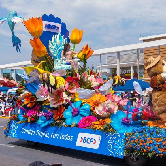 BCP — carro alegórico de Ornamenta